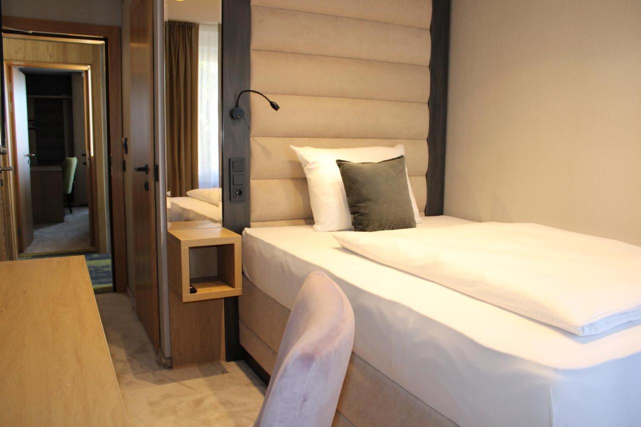 Hotel Reutlinger Hof 로이틀링겐 외부 사진